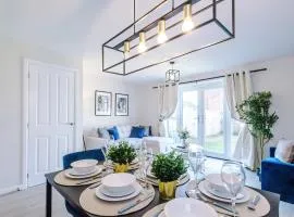 3 Bedrooms 2 Bath- 5 Beds Speke-Walk 2 Airport JLR Halewood Liverpool - Sleeps 9- Liverpool Waters-Docks- Bank Arena- Regular Work Stays Available - Samina -ARZ Stays