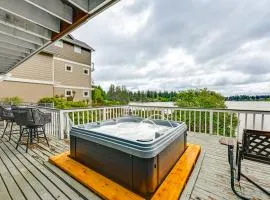 Lakeside Lacey Gem with Sauna and Private Dock