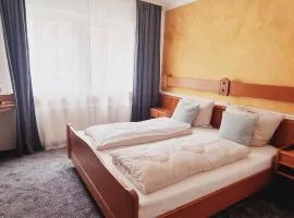 Doppelbett - Gästezimmer - 11min von Gießen 8,4km in Fernwald-Steinbach