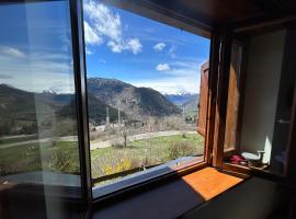 Casa Baqueira Beret en Pleta de Nheu Cota 1700, hotel in Baqueira-Beret