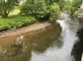 Riverbank Cottage River Ehan Double Balcony