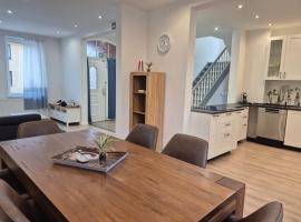 TuaCasa - Premium Gästehaus mit 5 Zimmern, hotel v destinaci Hessisch Oldendorf