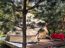 Glamping under the pines, glamping em Vilnius