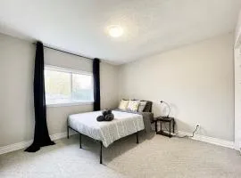 ROOM NEXT TO CANADA WONDERLAND-10 mins Drive- FREE PARKING-WIFI