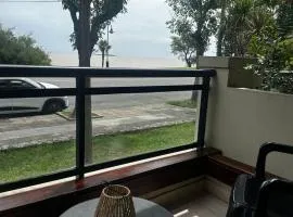 Apartamento con vista al Rio y frente a la playa