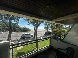 Apartamento con vista al Rio y frente a la playa