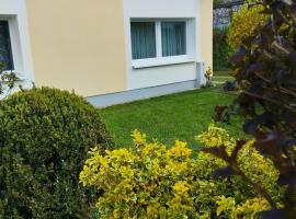 Ferienhaus Ferienwohnung Schöneberg, hotel v destinaci Glashütten