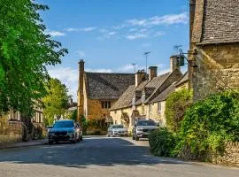 Honeystone Cottage, Stanton, Broadway - Sleeps 9