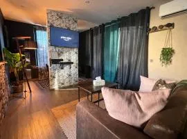 Logement entier, Studio L&M, plein centre ville de Sarlat, avec parking privé et à 5min de la cité médiévale