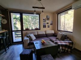 "Whispering pines" vacation home, close to Sofia, hotel in Gola Glava