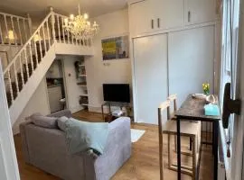 Mezzanine Studio Flat in Putney