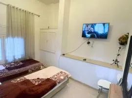 Studio meublé avec Wi-Fi, Rez-de-chaussée centre Ennasr, rue Hedi Nouira