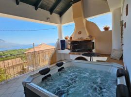 Marily's seaview suite with private JACUZZI and BBQ: Spartia şehrinde bir spa k&uuml;vetli otel