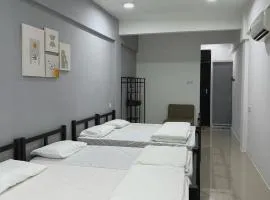 Modern & Cozy Home Stay