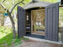 House Nina Lic