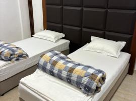 Camel Dive Club By The Sea Inn, beach hotel in Jurf ad Darāwīsh
