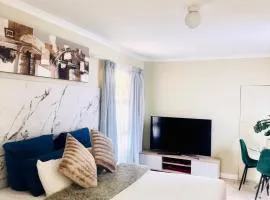 Private Studio in Cape Town, Near Canal Walk & Table Mountain