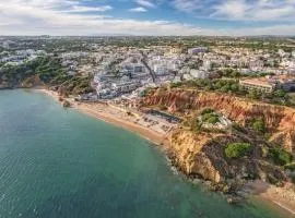 Quarto Charmoso a 300m da praia de Olhos de Água !