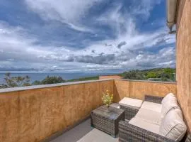 App Bonić sa balkonom i pogledom na more