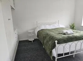 Room near Macclesfield Hospital