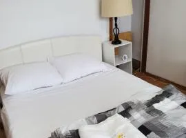 Toronto Little Italy Guest House
