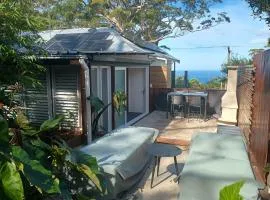 Romanic Garden View 1 bed Apartment with ocean views at Stanwell Tops