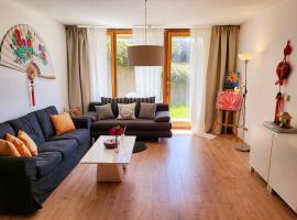 Favorable to guests because of noticed problem! Schonach mountain-Top, forest, free parking, new kitchen, Hotel in Schonach