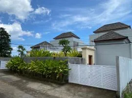 Ada Villa