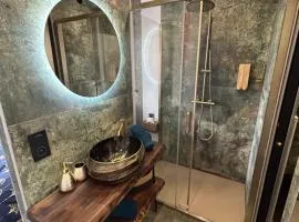 LA SUITE DES CHARMES - village naturiste - coursives - port nature 2