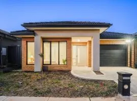 Seednest Modern Family house