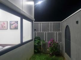 Homestay Nhà Ruộng, penzion v destinaci Plei Chuêt