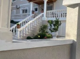 Villa Henrik 77 Saranda Centrum