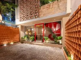 Secret Gar-den Hotel Phan Huy Ich