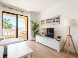 Los Cristianos में, होटल Castle Harbour Apartment with Heated Pool