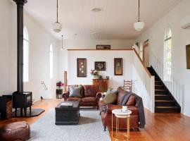 The Old Trentham Church, Hotel in Trentham