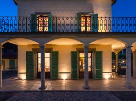 Panoramic villa between Lucca and Florence, hotel v destinaci Pescia