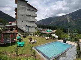Pirates Resort Centeral Heated with Mountain View & Swimming Pool #Free Pick from Volvo Bus Stand