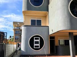 Yazmin's Bright Studio with Fast Wi-Fi & Parking, khách sạn biển ở Kampala