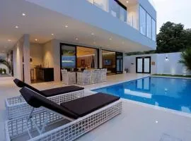 Pattaya Near Beach & Walk Street Luxury Villa