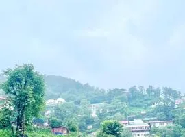 LUXUARY STAY Hotel S R, Mussoorie,Near MALL ROAD, FAMILY HOTEL Restaurant-LIFT And Private Parking Facilities-A Top Rated Three Star Hotel IN MUSSOORIE