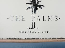 The Palms Boutique Hotel，位于希尔顿的带停车场的酒店