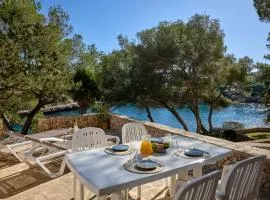 Sea frontline Apartment 'Charo' Pool and Wifi