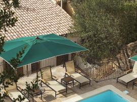 Hostellerie du Cigalou, hotel v destinácii Bormes-les-Mimosas