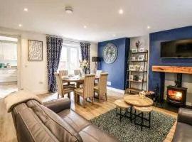 Beautiful cottage with log burner