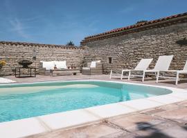 Villa Marie, hotel in Courçon