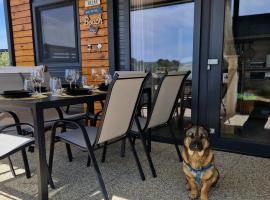 ANDESA Mobile Home Pirovac- Perfect vacation in a campsite with a pool, few steps from the sea!, hotel v destinaci Pirovac