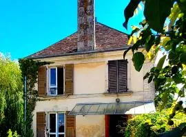 Le Moulin en Route kamer rose en grijs, badkamer en suite