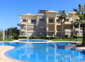 Cozy beach house, hotel in Skhirat