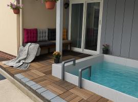 Guest House Red Rock, vie&scaron;butis su baseinais Žabliake