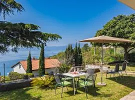 The Wave - Apt with Seaview and Garden - Happy Rentals